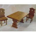 Table et 2 chaises rustiques