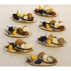 1 Plateau de fromages et fruits 4cm de long