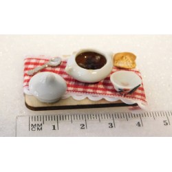 1 Plateau avec soupîère blanche 4,8cm de long